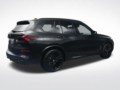 Black Sapphire Metallic 2026 BMW X5 M60i