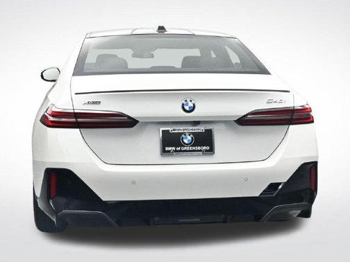 Mineral White Metallic 2027 BMW 540 i xDrive