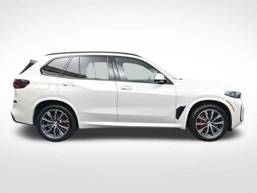 Mineral White Metallic 2026 BMW X5 xDrive40i