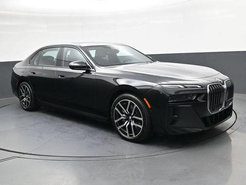 Black Sapphire Metallic 2025 BMW 760 760i xDrive