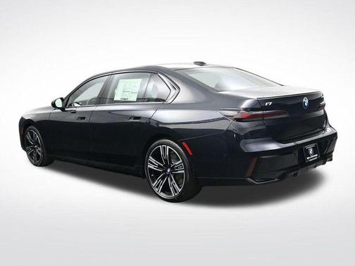 Carbon Black Metallic 2026 BMW i7 XDrive60