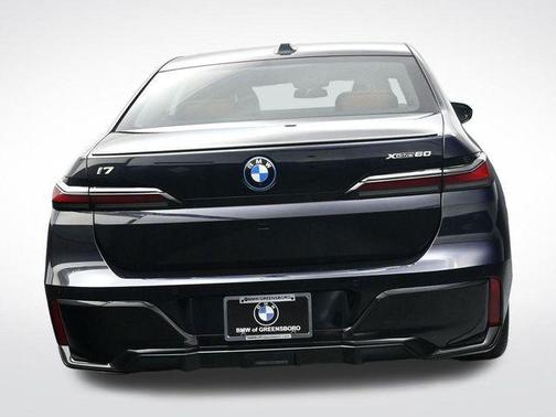 Carbon Black Metallic 2026 BMW i7 XDrive60