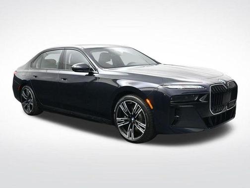 Carbon Black Metallic 2026 BMW i7 XDrive60