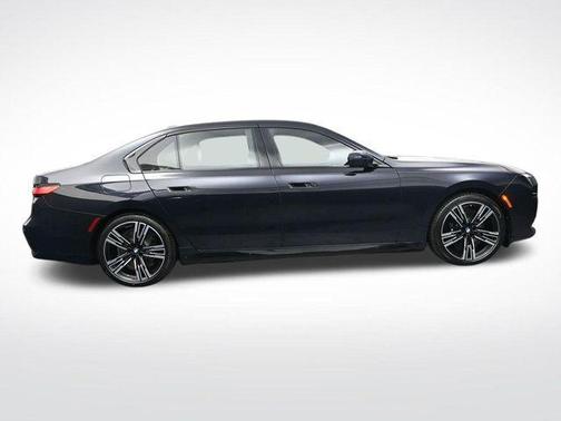 Carbon Black Metallic 2026 BMW i7 XDrive60