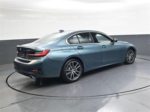 2019 BMW 330 i xDrive