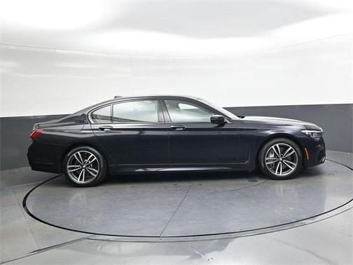 2022 BMW 750 i xDrive