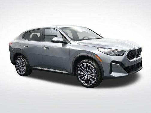 Gray Metallic 2026 BMW X2 xDrive28i