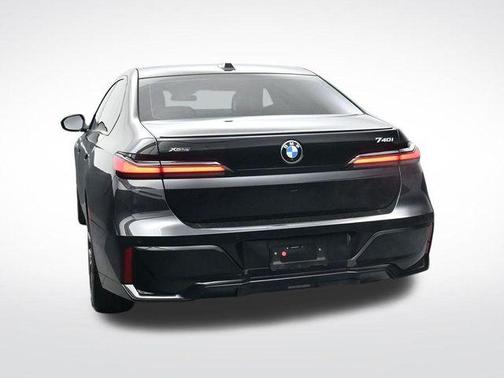 2024 BMW 740 i xDrive