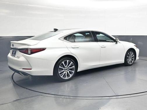 Eminent White Pearl 2021 Lexus ES 350 Base