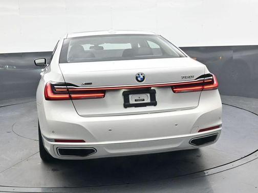 2022 BMW 750 i xDrive