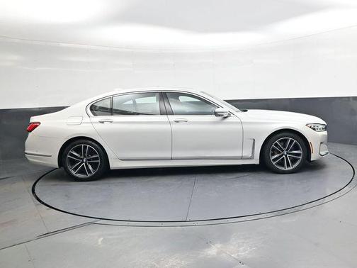 2022 BMW 750 i xDrive