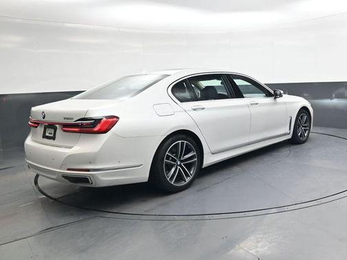 2022 BMW 750 i xDrive