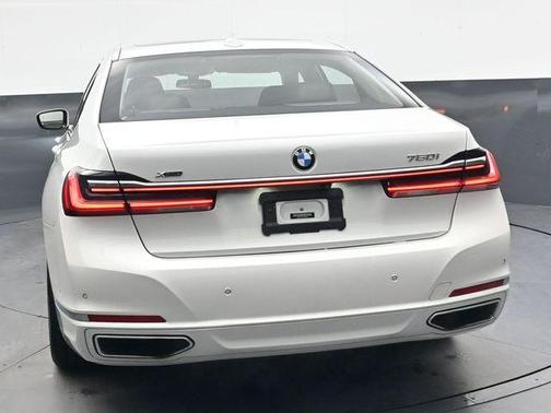 2022 BMW 750 i xDrive