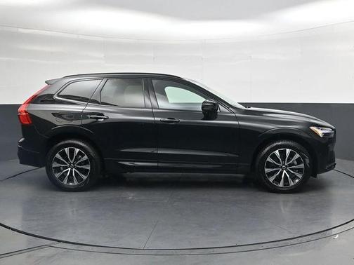 Onyx Black Metallic 2024 Volvo XC60 B5 Plus Dark Theme