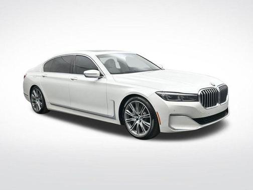 2020 BMW 740 i