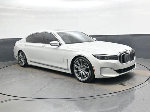 2020 BMW 740 i