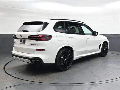 2026 BMW X5 M60i