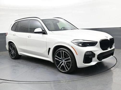 Mineral White Metallic 2021 BMW X5 xDrive40i