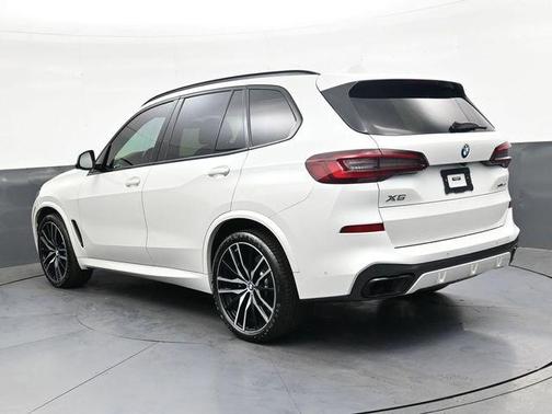 Mineral White Metallic 2021 BMW X5 xDrive40i