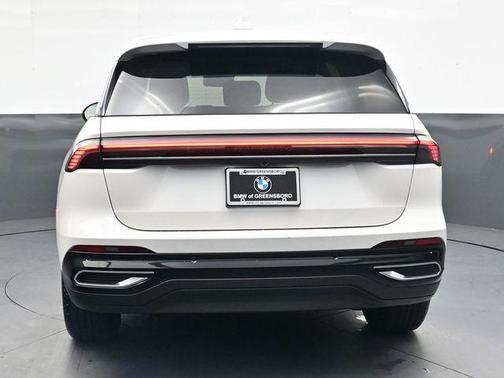 White Platinum Clearcoat Metallic 2024 Lincoln Nautilus Premiere