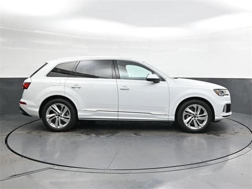 2023 Audi Q7 55 Premium