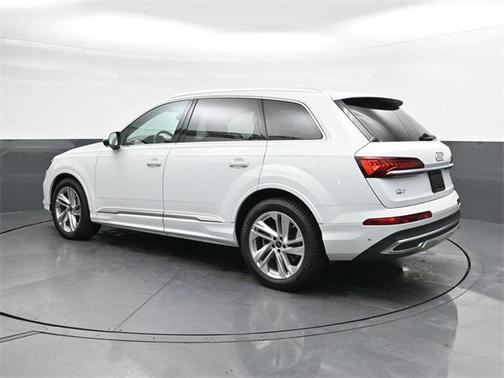 2023 Audi Q7 55 Premium