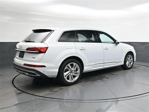 2023 Audi Q7 55 Premium