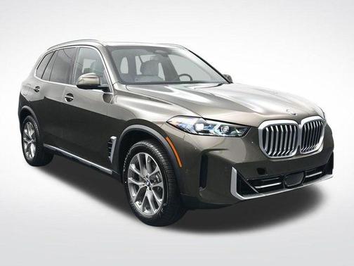 Manhattan Green Metallic 2026 BMW X5 xDrive40i