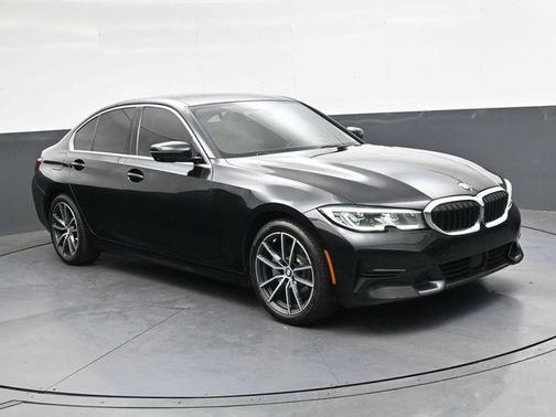Black Sapphire Metallic 2019 BMW 330 i