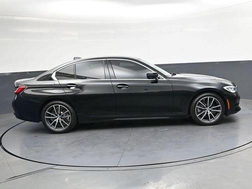 Black Sapphire Metallic 2019 BMW 330 i