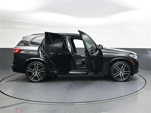 2023 BMW X5 M50i