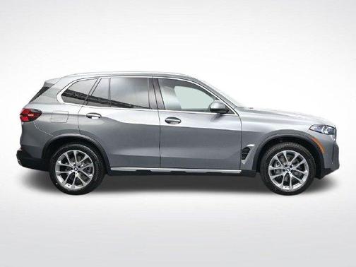 Gray Metallic 2026 BMW X5 xDrive40i