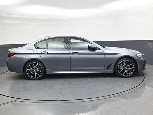 2021 BMW 530 i