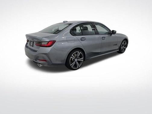 2023 BMW 330 i