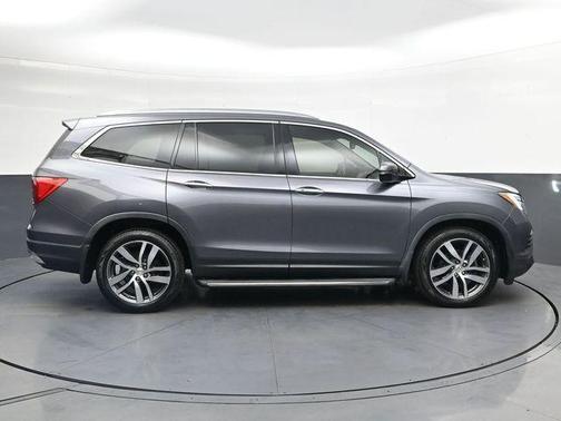Modern Steel Metallic 2016 Honda Pilot Elite