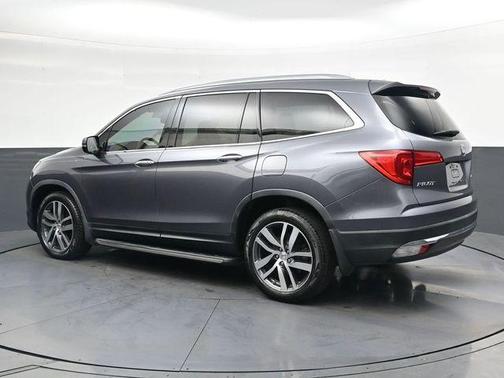 Modern Steel Metallic 2016 Honda Pilot Elite