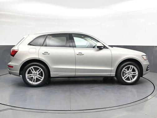 Cuvee Silver Metallic 2014 Audi Q5 2.0T Premium Plus
