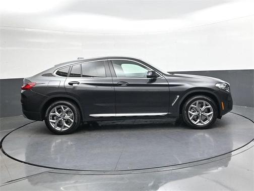 2025 BMW X4 xDrive30i