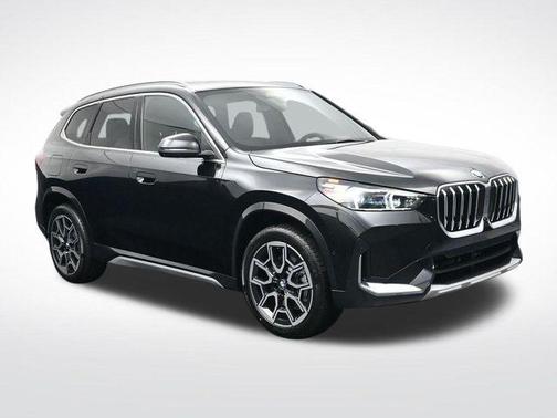 Black Sapphire Metallic 2026 BMW X1 xDrive28i