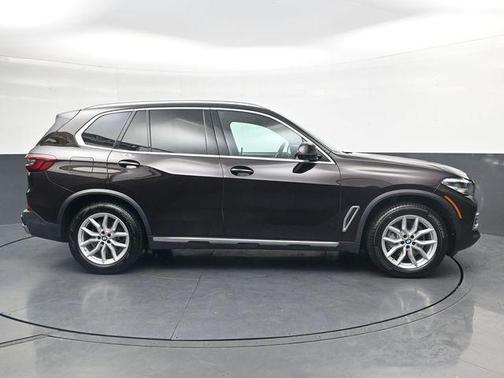 Sparkling Brown Metallic 2023 BMW X5 xDrive40i