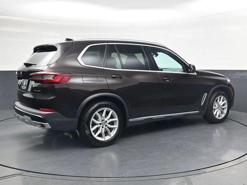Sparkling Brown Metallic 2023 BMW X5 xDrive40i