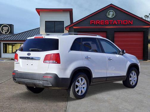 2011 Kia Sorento LX
