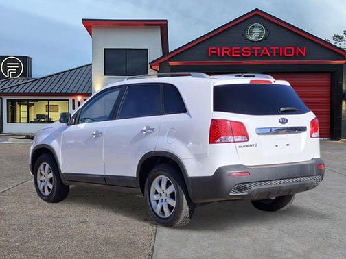 2011 Kia Sorento LX