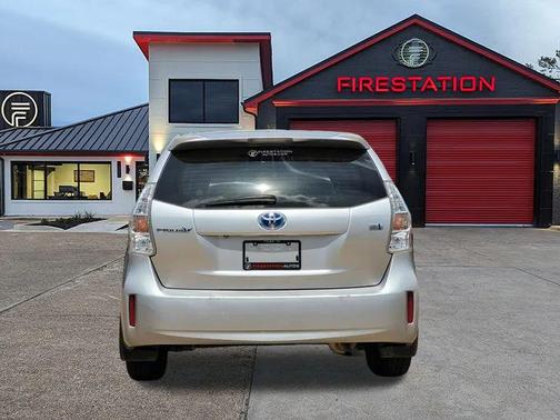2012 Toyota Prius v Five