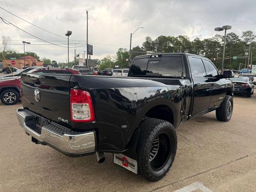 2022 RAM 3500 Tradesman Crew Cab 4x4 8' Box
