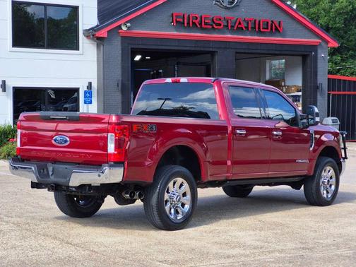 Ruby Red Metallic Tinted Clearcoat 2019 Ford F-250 Lariat