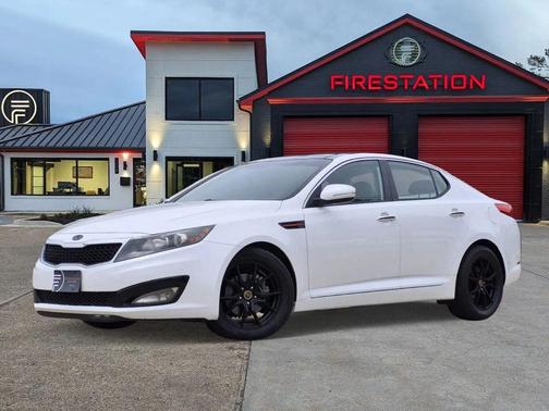 Snow White Pearl 2011 Kia Optima EX