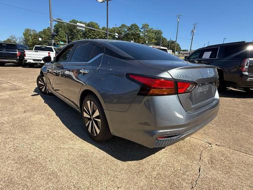 2021 Nissan Altima 2.5 SV