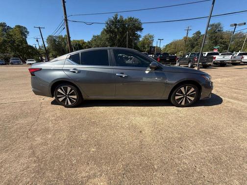 2021 Nissan Altima 2.5 SV