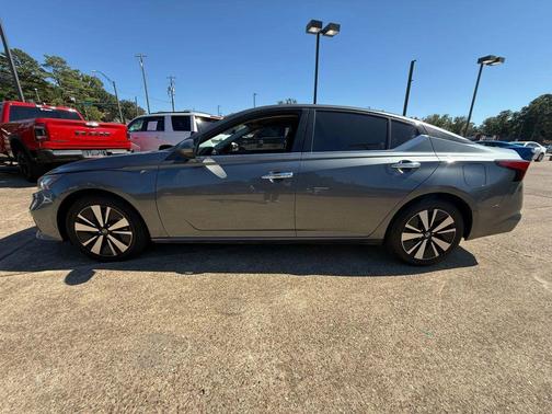 2021 Nissan Altima 2.5 SV